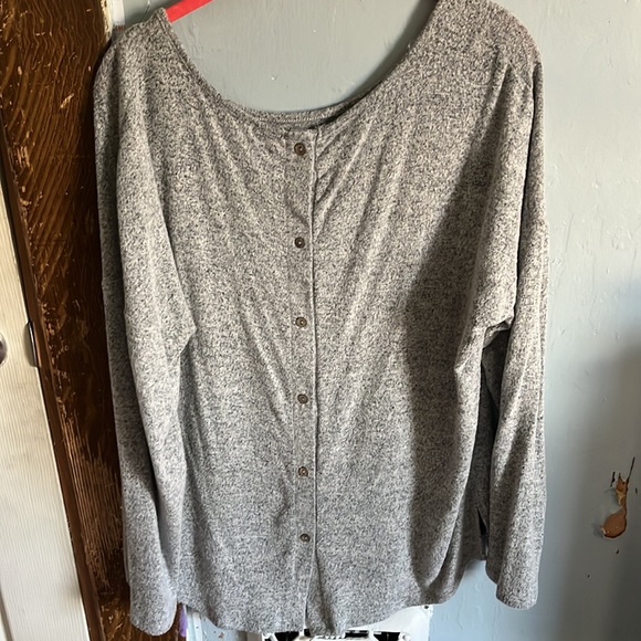 Button down back sweater. Size L - Picture 2 of 3